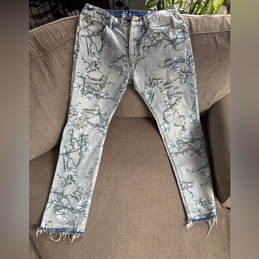 MENS DISTRESSED FLORAL DETAILED DENIM SIZE:36